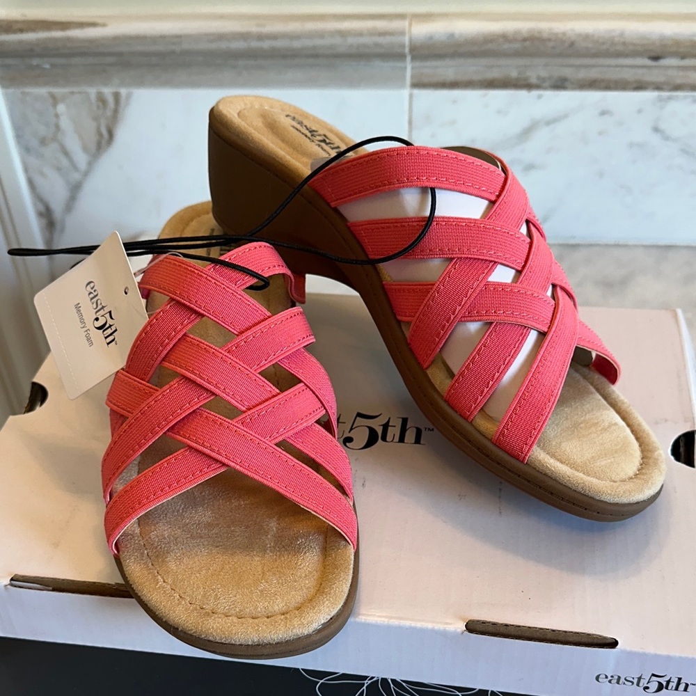 East 5th Women's Pink Crisscross Sandals - Picture 2 of 7
